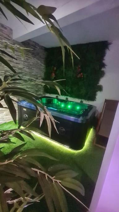 La Casa Cosy Love, Avec Jacuzzi Et Sauna Prives Palau-del-Vidre Ngoại thất bức ảnh